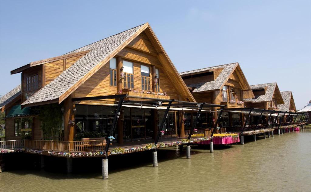 Sarita Chalet & Spa Hotel - Sha Extra Plus Haat Jomtien Eksteriør bilde
